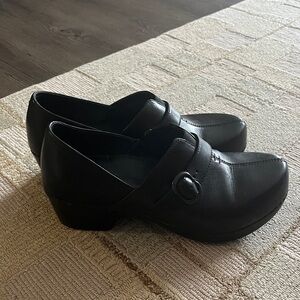 Like New Dansko Black Leather Tamara Clogs Size 38/8